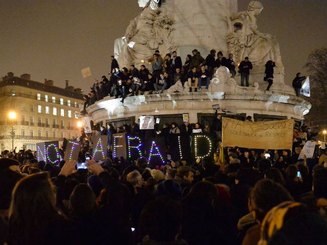 Paris_shooting_tribute_to_victims_not_afraid_1420690349563_12274950_ver1.0_640_480