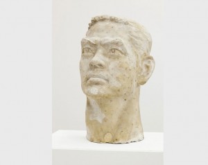 Liu Ding. For the Sake of Ten Thousand: The Bust of an Old Hero. 2014, fi berglass